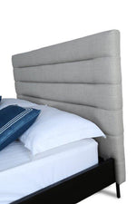 Schwamm Woven Blend Full Bed in Light Grey